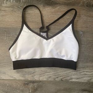 PINK Victoria's Secret Black and White Sports Bra EUC size S